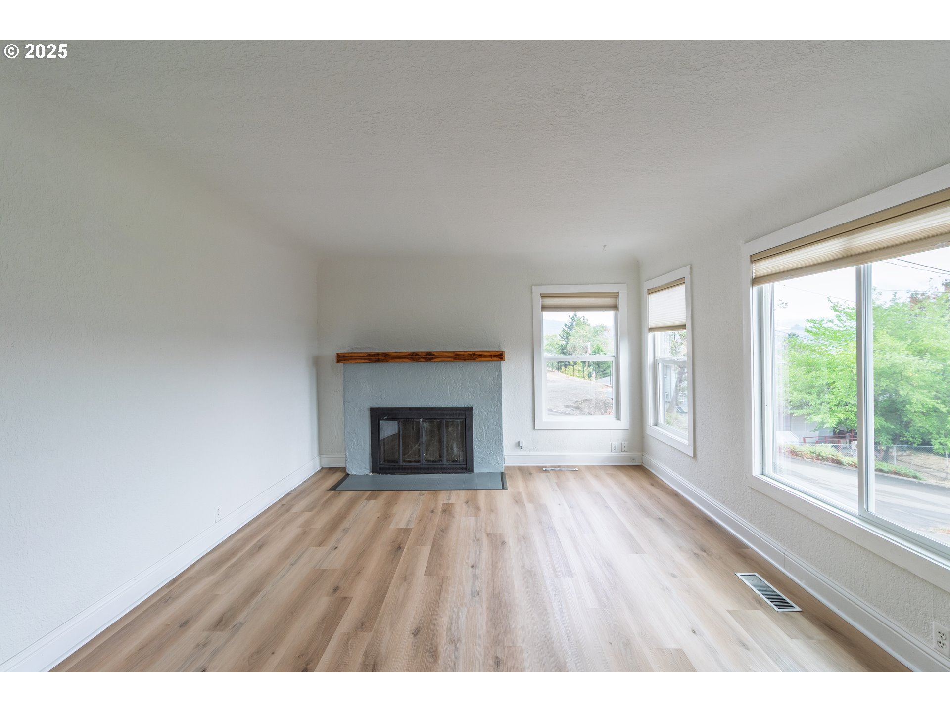 1830 Northwest Goetz Street Roseburg, OR 97471 - Photo 6 of 24