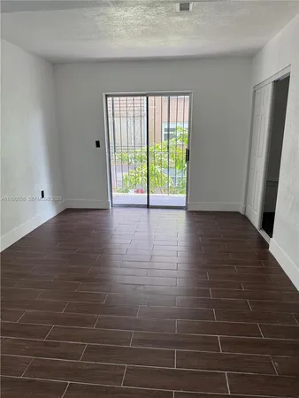 $1,950 | 6625 West 4th Avenue, Unit 204, Hialeah, FL 33012