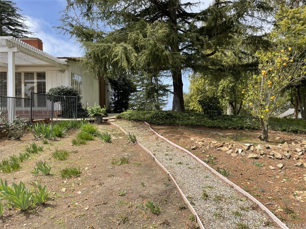 2 Flying Mane Road Rolling Hills, CA 90274 - Photo 24 of 28