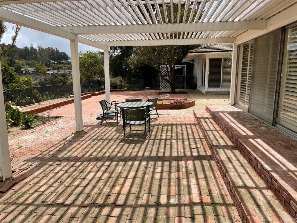 2 Flying Mane Road Rolling Hills, CA 90274 - Photo 25 of 28