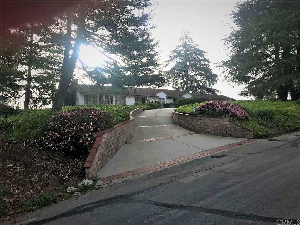 2 Flying Mane Road Rolling Hills, CA 90274 - Photo 4 of 28 Street view of circular driveway entrance