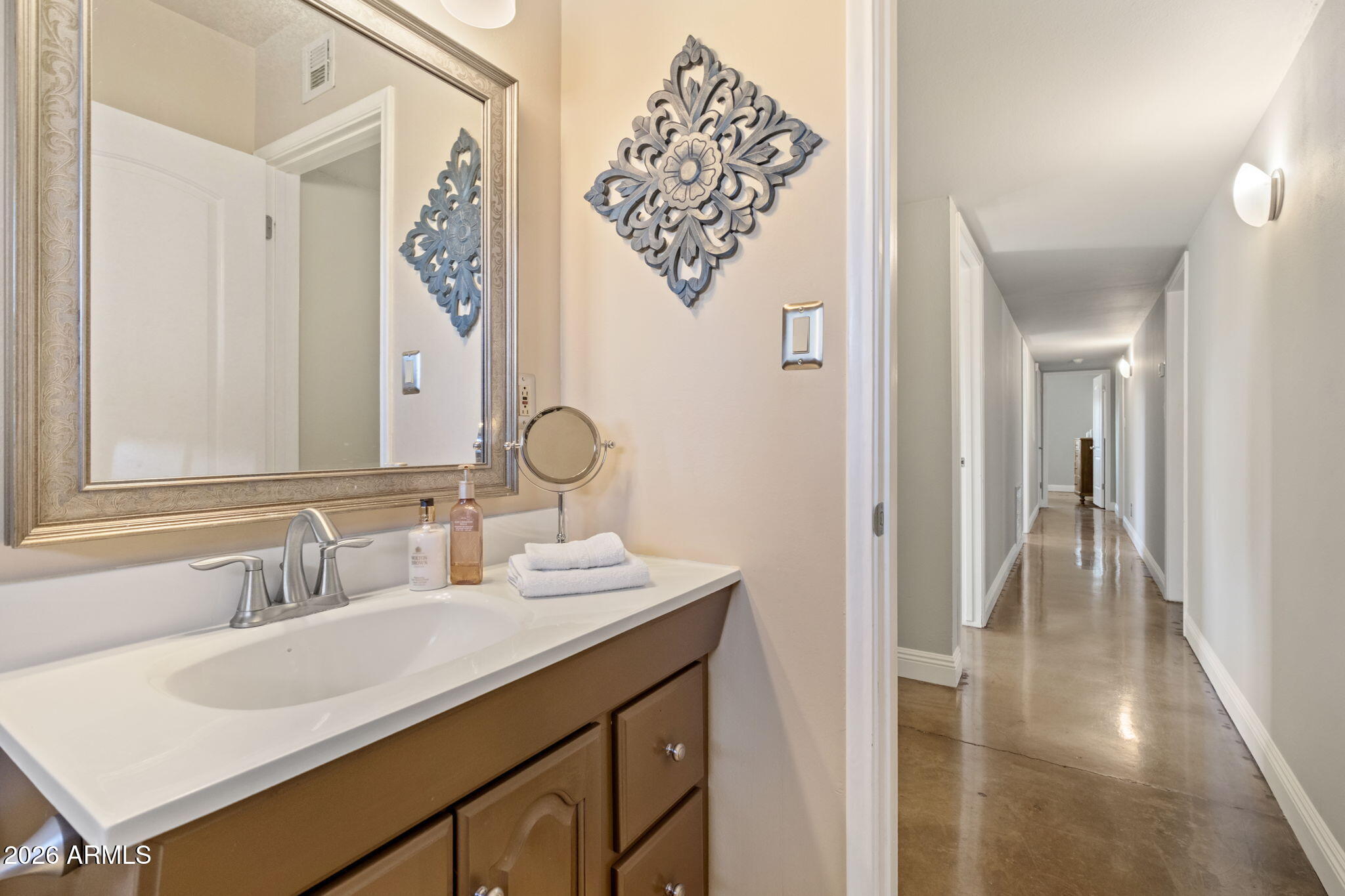 4901 North 82nd Street Scottsdale, AZ 85251 - Photo 27 of 48 Guest Bath