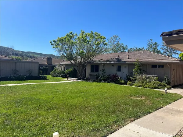 $3,900 | 32045 Via Canela, San Juan Capistrano, CA 92675