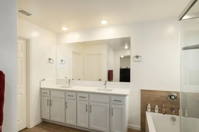 $585,000 | 1923 North Apricot Avenue, Fresno, CA 93727