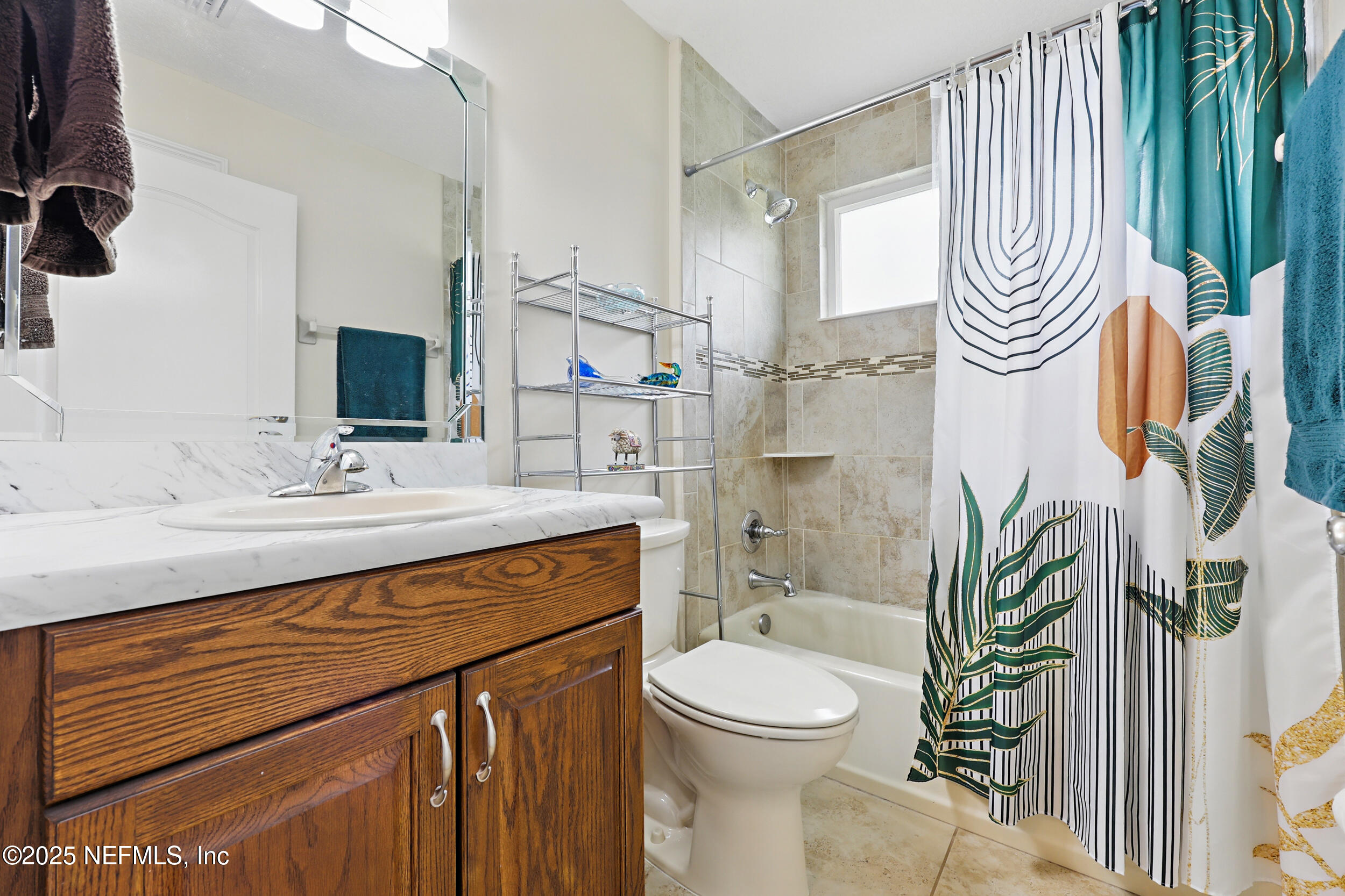 4575 Armadillo Street Middleburg, FL 32068 - Photo 25 of 37 Guest Bath