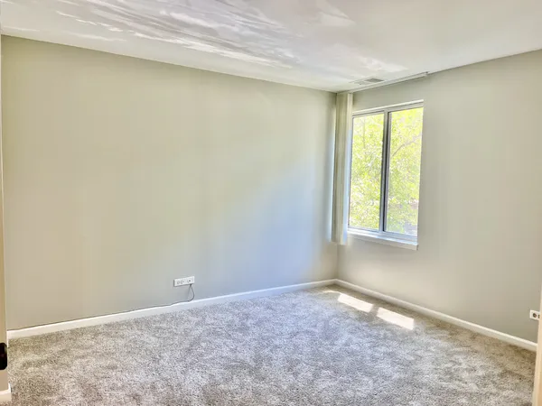 $1,750 | 5817 Oakwood Drive, Unit D, Lisle, IL 60532