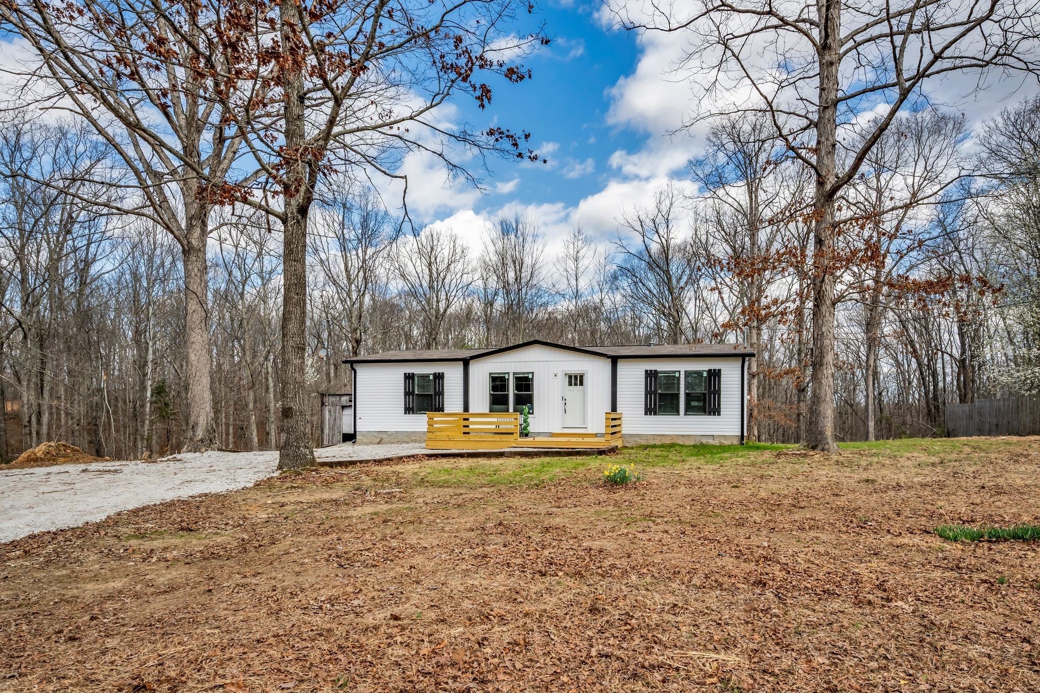 8130 Oak Springs Road Nunnelly, TN 37137 - Photo 3 of 30