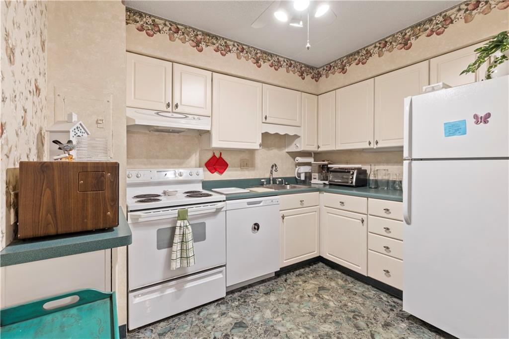 2120 Greentree Road, Unit 408E Pittsburgh, PA 15220 - Photo 9 of 30