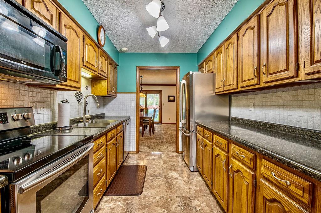 12408 Charing Cross Road Carmel, IN 46033 - Photo 12 of 30 Gallery Image 12