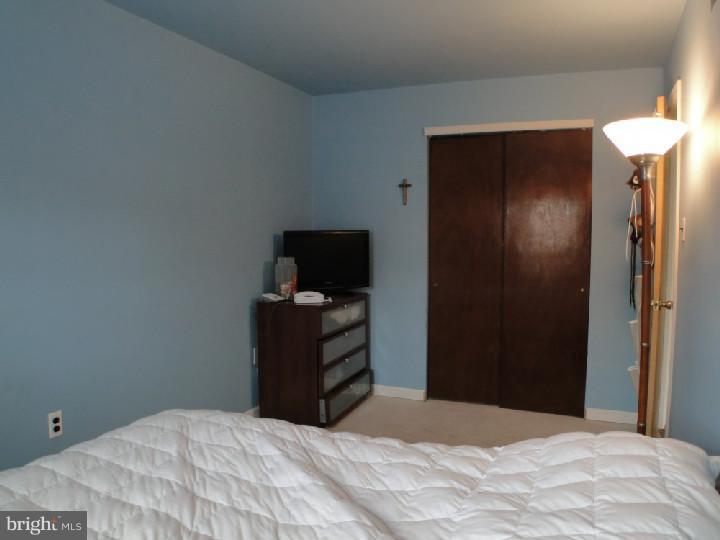 3589 Dows Road Philadelphia, PA 19154 - Photo 17 of 25 Bedroom
