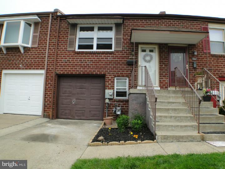3589 Dows Road Philadelphia, PA 19154 - Photo 3 of 25 Exterior Front