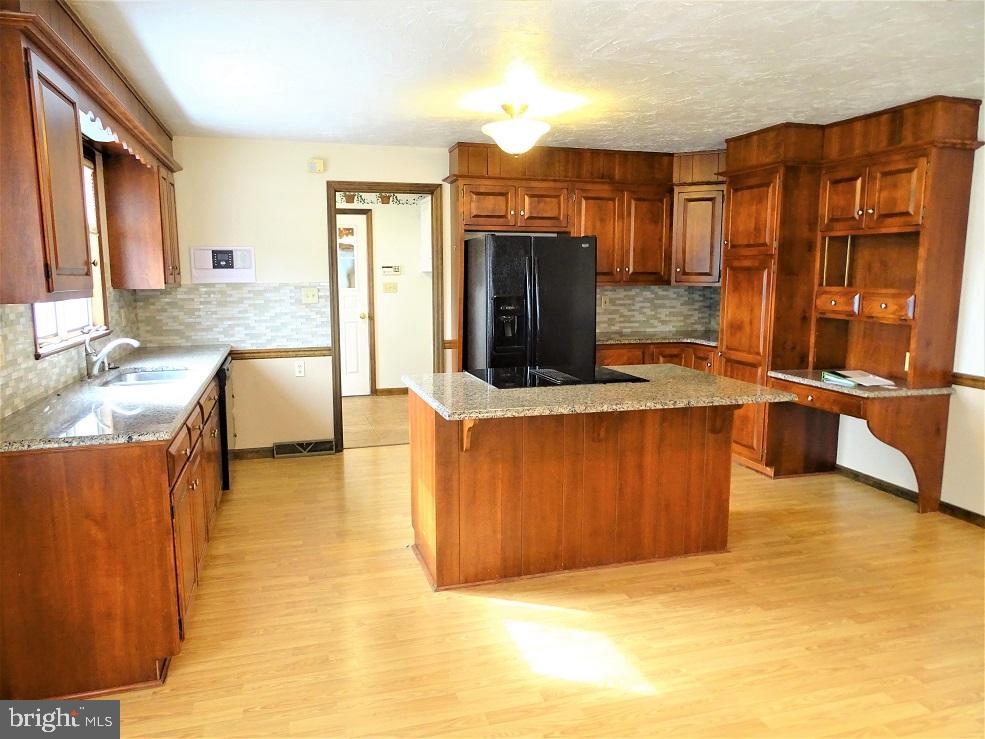 656 West Brubaker Valley Road Lititz, PA 17543 - Photo 2 of 37