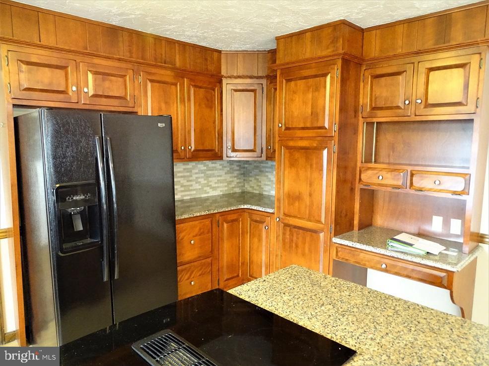 656 West Brubaker Valley Road Lititz, PA 17543 - Photo 5 of 37