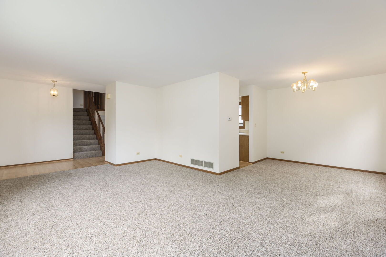 1941 Valley Road Lombard, IL 60148 - Photo 6 of 37 Gallery Image 6