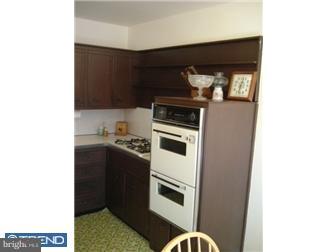 12701 Cabell Road Philadelphia, PA 19154 - Photo 7 of 12 Kitchen