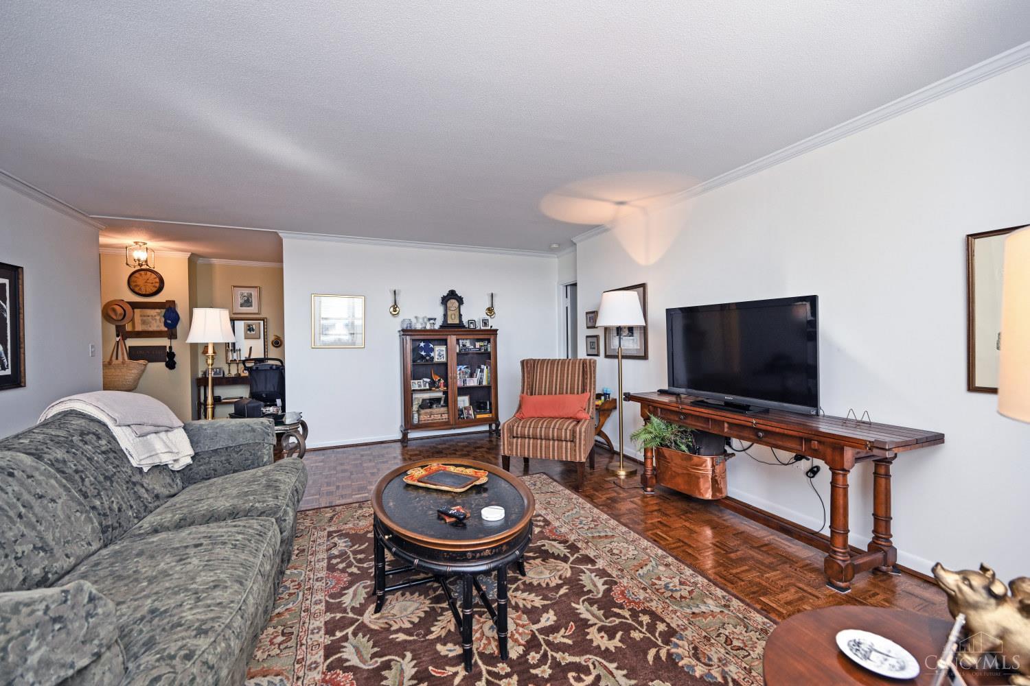 2444 Madison Road, Unit 1811 Cincinnati, OH 45208 - Photo 13 of 35 Gallery Image 13
