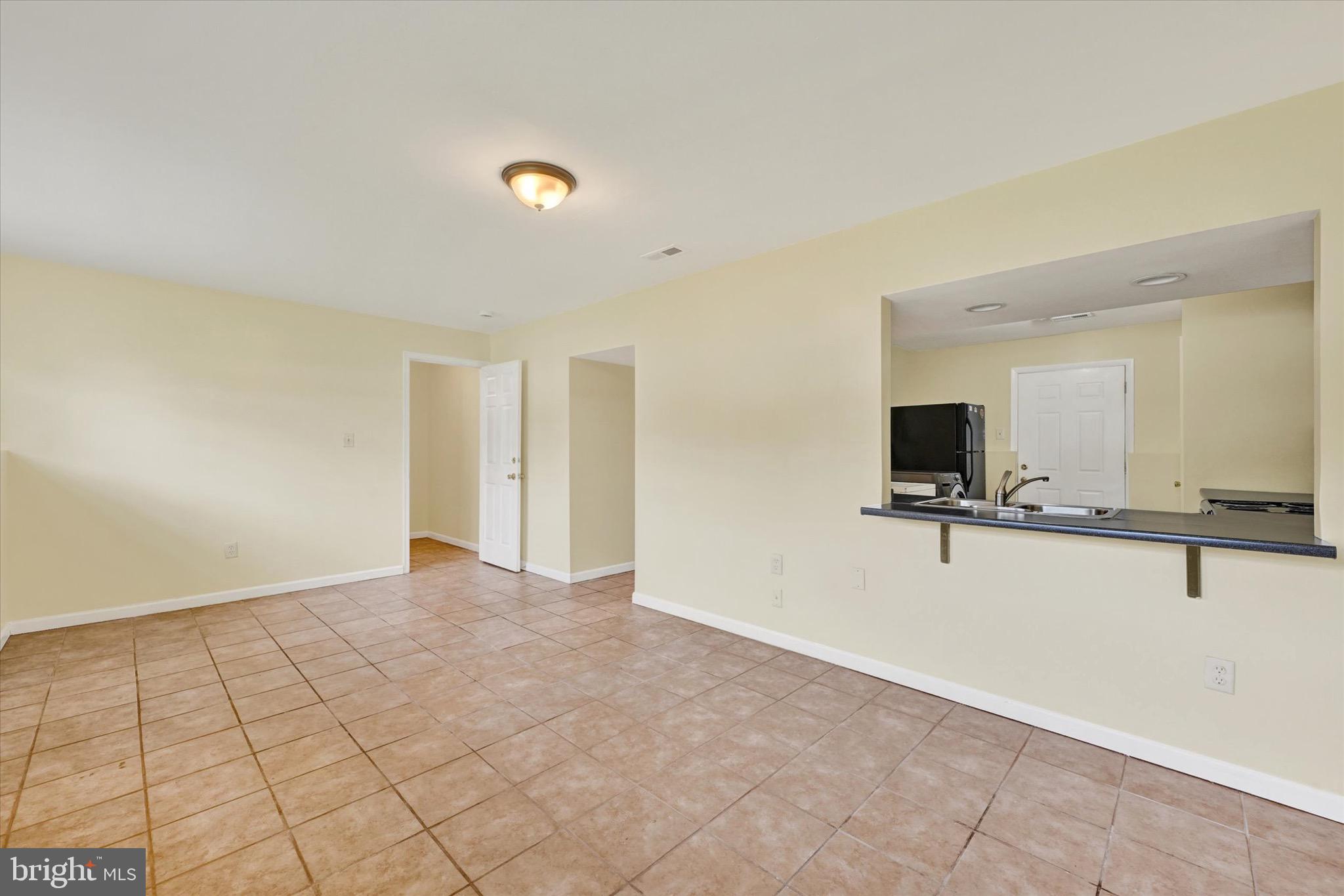 21 Box Circle Baltimore, MD 21221 - Photo 15 of 23 a view of a livingroom with a furniture
