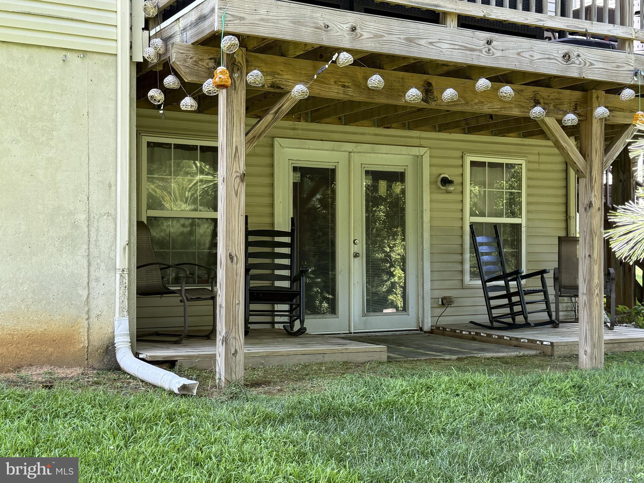 135 Juniper Lane Swedesboro, NJ 08085 - Photo 21 of 40 front view of a house with a porch
