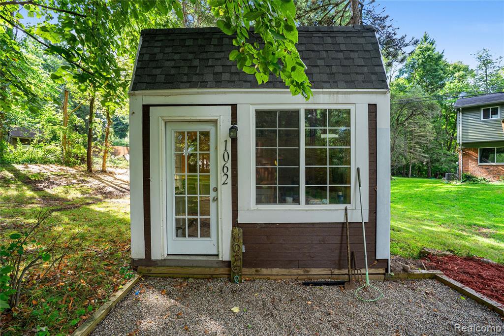 11060 Clark Road Davisburg, MI 48350 - Photo 29 of 37 Gallery Image 29