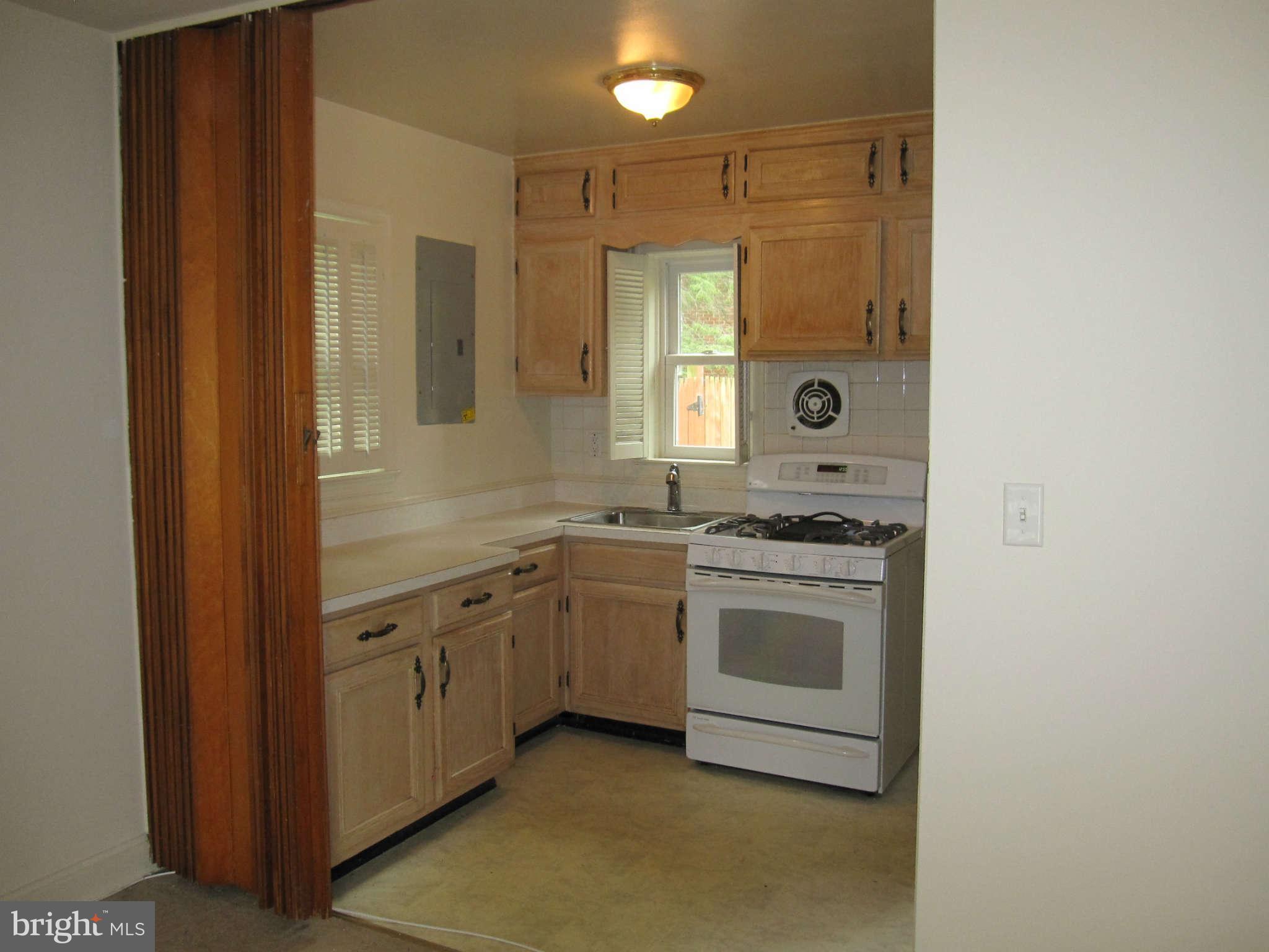301 East Braddock Road Alexandria, VA 22301 - Photo 5 of 9 Kitchen
