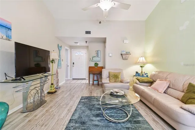 $254,000 | 21103 Patio View Court, Unit 3305, Lutz, FL 33558