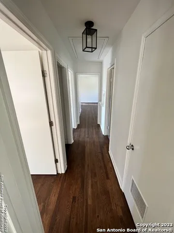 $2,100 | 370 East Sunset Road, San Antonio, TX 78209