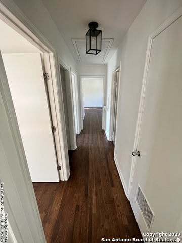 370 East Sunset Road San Antonio, TX 78209 - Photo 13 of 21