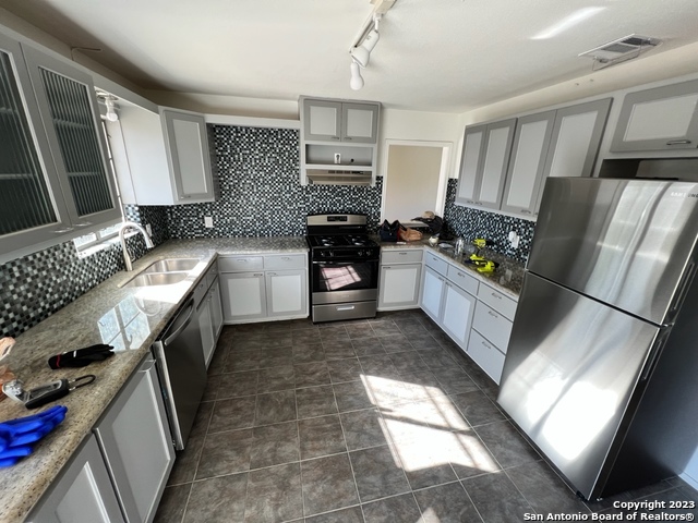 370 East Sunset Road San Antonio, TX 78209 - Photo 14 of 21