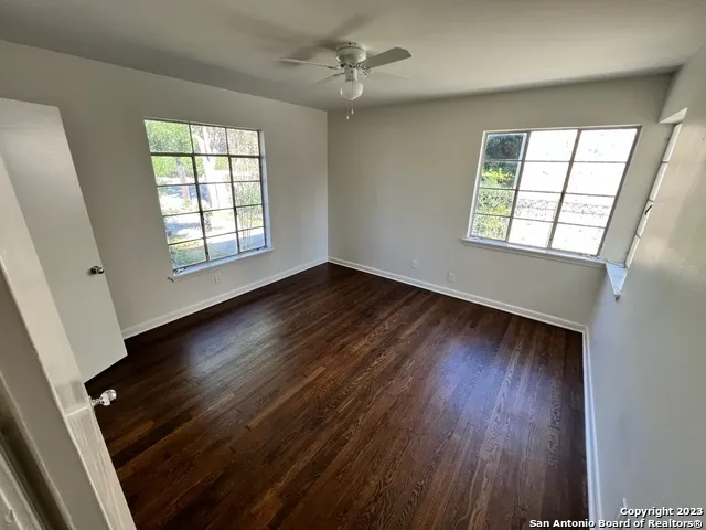 $2,100 | 370 East Sunset Road, San Antonio, TX 78209