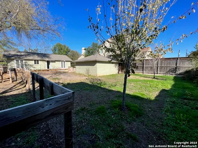 $2,100 | 370 East Sunset Road, San Antonio, TX 78209
