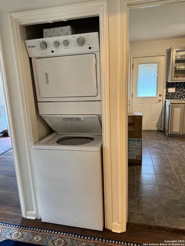 $2,100 | 370 East Sunset Road, San Antonio, TX 78209