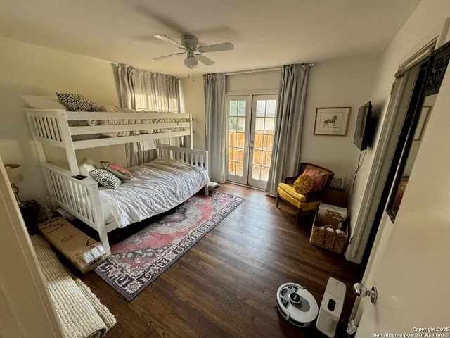 $2,100 | 370 East Sunset Road, San Antonio, TX 78209