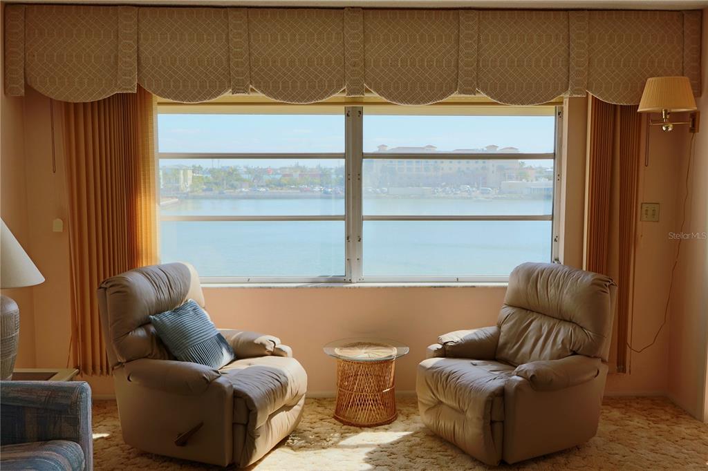 4775 Cove Circle, Unit 403 St. Petersburg, FL 33708 - Photo 4 of 42