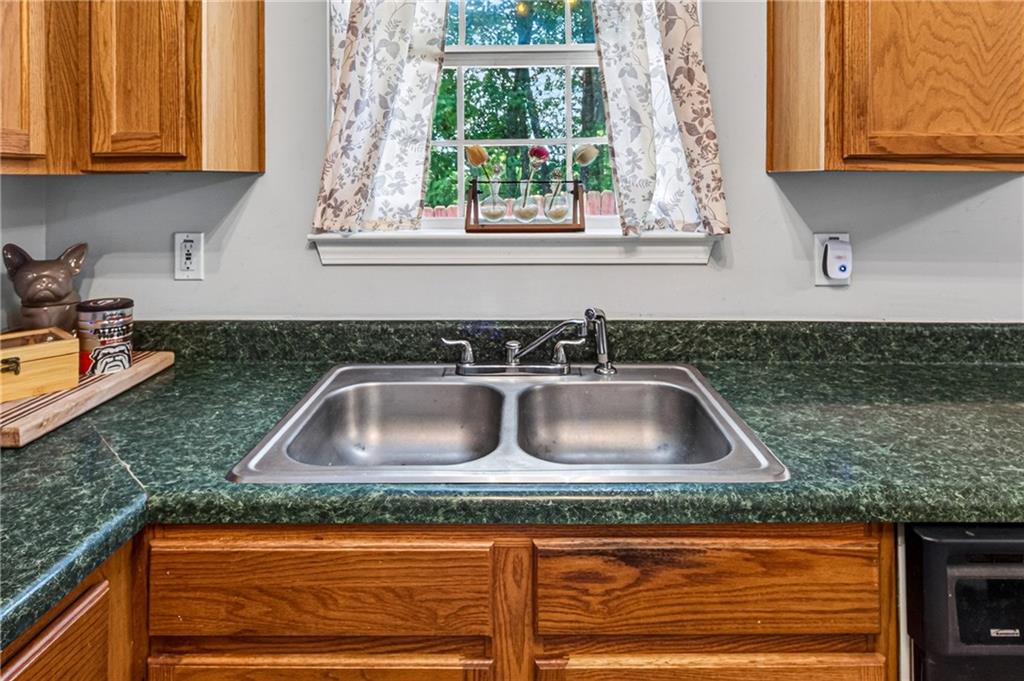 2343 Rambling Way Lithonia, GA 30058 - Photo 11 of 47