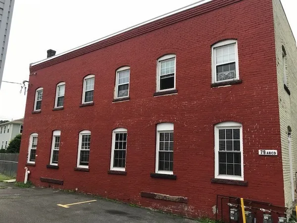 $2,510 | 79 Hawley Street, Unit A, Northampton, MA 01060