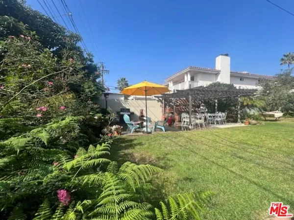 $4,700 | West 83rd Street, Los Angeles, CA 90045