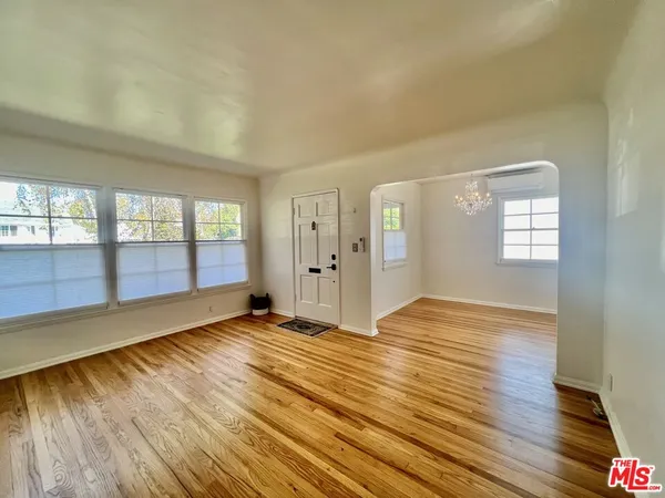 $4,700 | West 83rd Street, Los Angeles, CA 90045