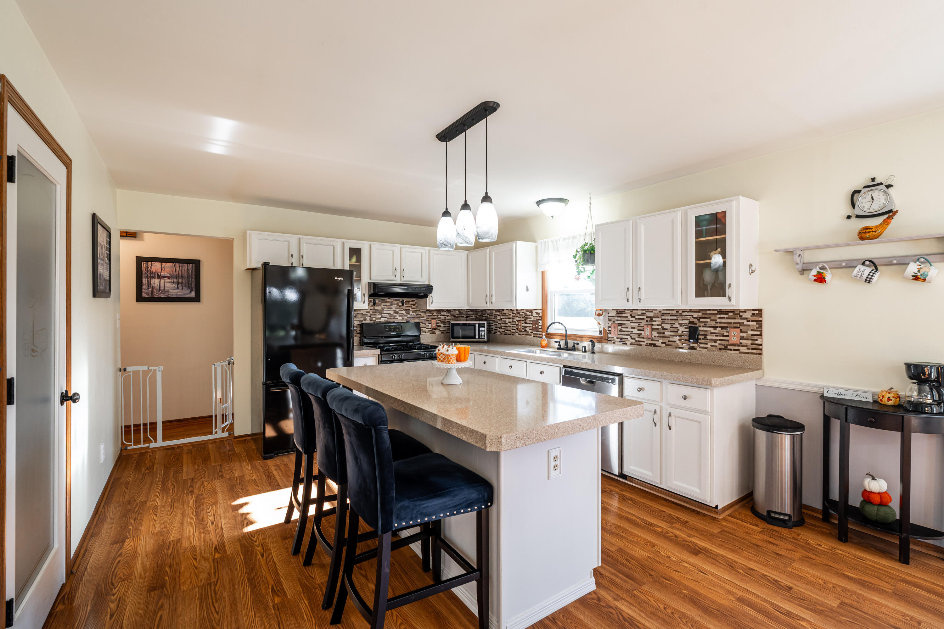 S102-w32709 County Road East Mukwonago, WI 53149 - Photo 26 of 44 Kitchen