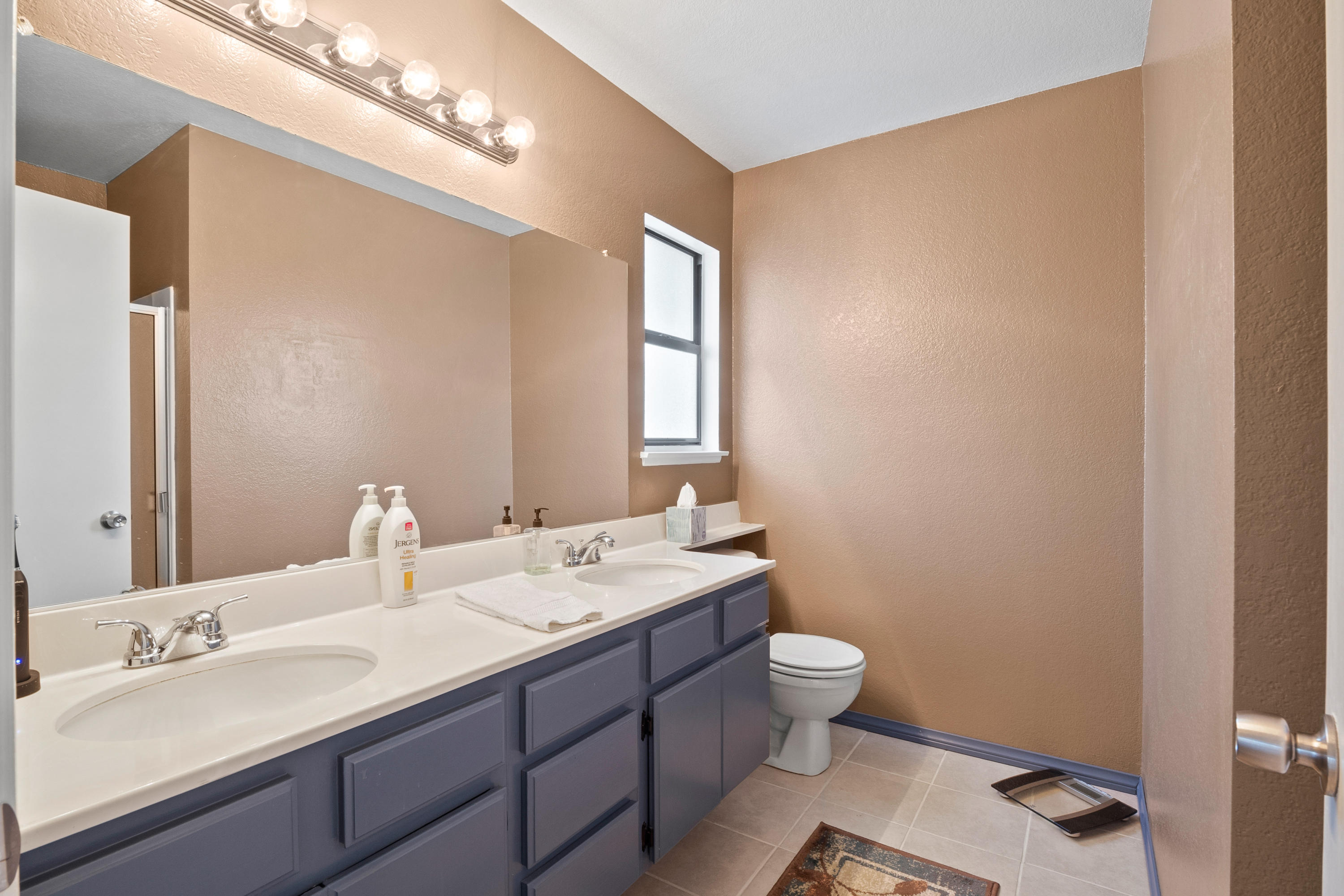 44026 Ruthron Avenue Lancaster, CA 93536 - Photo 17 of 25 Ruthron Interior-15