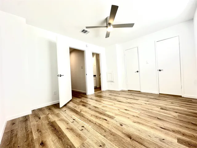 a view of a livingroom with a fireplace