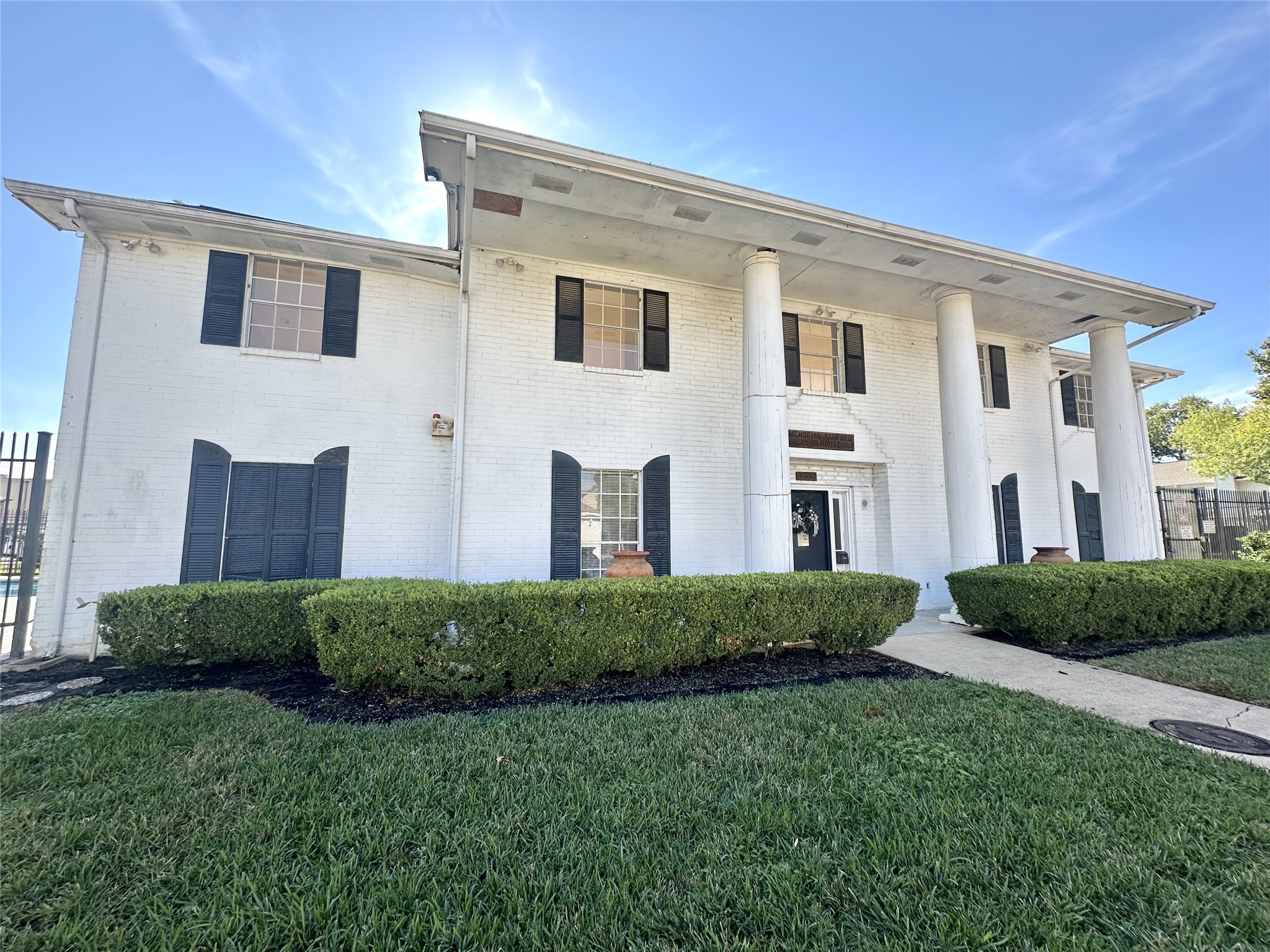 14771 Perthshire Road Houston, TX 77079 - Photo 23 of 23 a view of a back yard