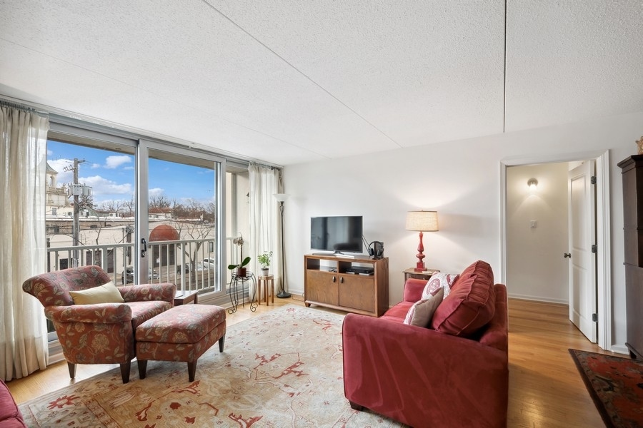 1625 Sheridan Road, Unit 301 Wilmette, IL 60091 - Photo 3 of 19 Gallery Image 3