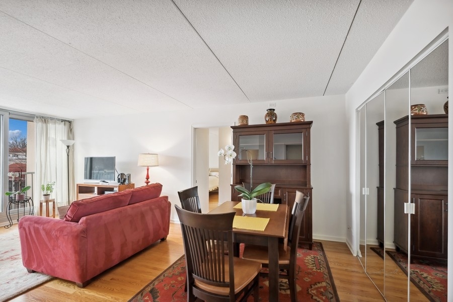 1625 Sheridan Road, Unit 301 Wilmette, IL 60091 - Photo 6 of 19 Gallery Image 6