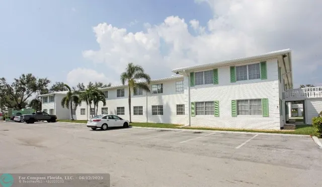 $1,490 | 1801 Northeast 62nd Street, Unit 105, Fort Lauderdale, FL 33308