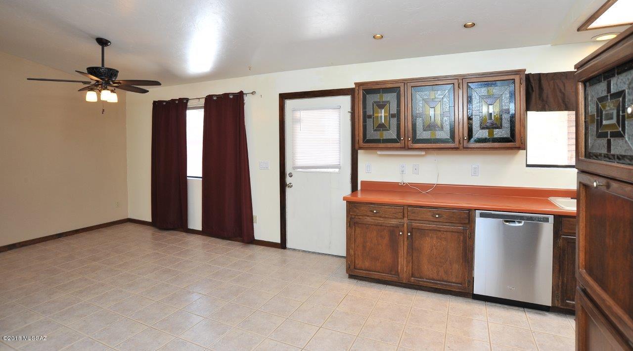 4701 North Bear Canyon Road Tucson, AZ 85749 - Photo 13 of 38