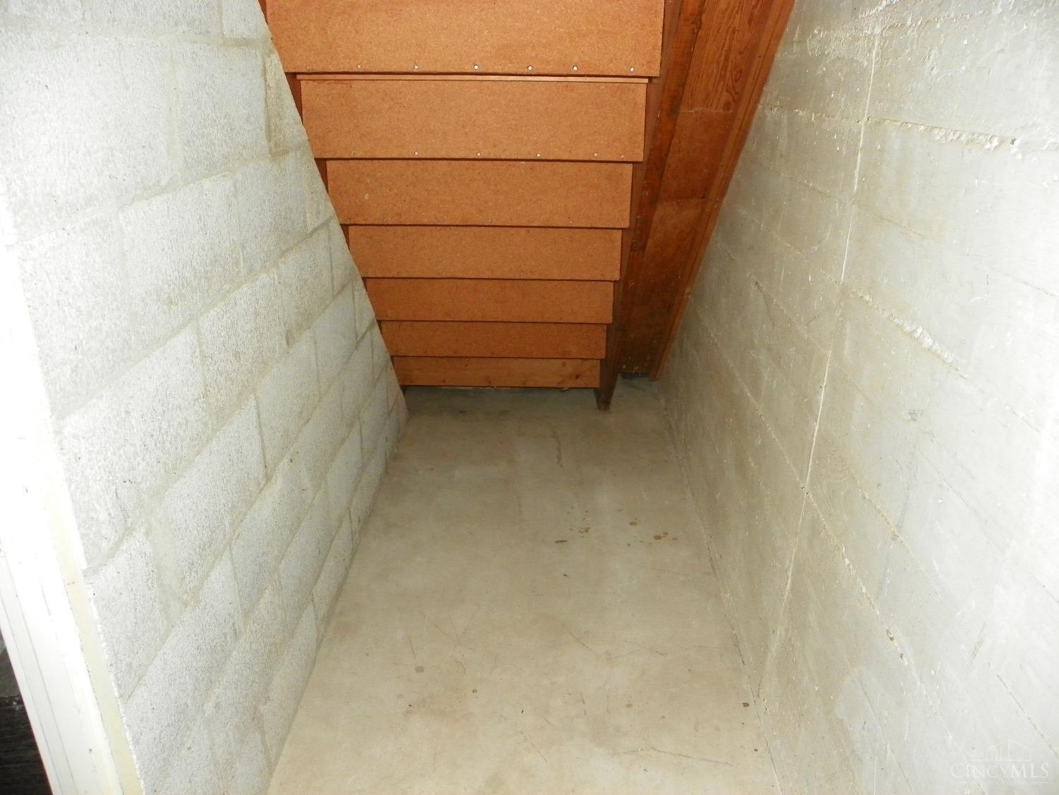 3761 Hanley Road Cincinnati, OH 45247 - Photo 31 of 42