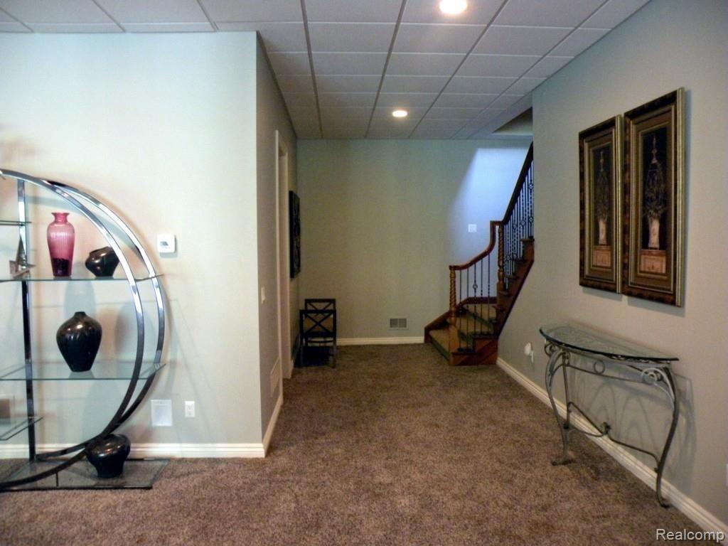 4607 Fawn Hill Court Rochester, MI 48306 - Photo 29 of 47 Lower Level Foyer