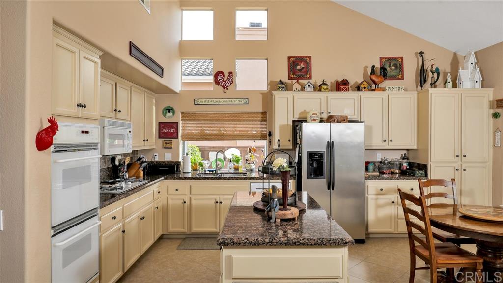 12333 Mesa Crest Road Poway, CA 92064 - Photo 7 of 25 Gallery Image 7