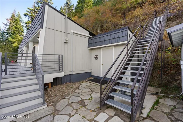 $1,495,000 | 3607 South Eddyville Road, Harrison, ID 83833