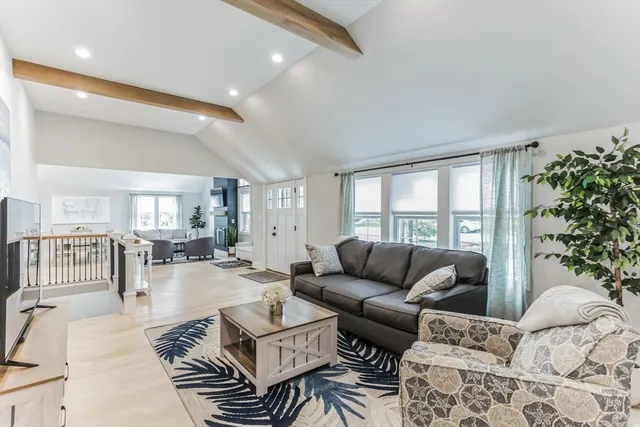 $799,900 | 194 Hinckley Road, Hyannis, MA 02601